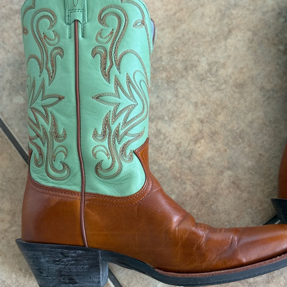 Ariat Women's Distressed Boots - Light green / brown - Picture 6 of 9